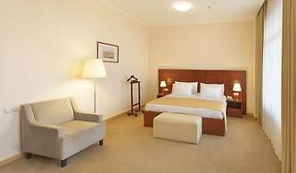 Ani Plaza Hotel