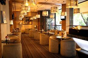 Ani Plaza Hotel
