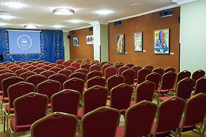 Ani Plaza Hotel