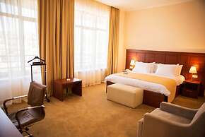Ani Plaza Hotel