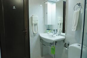 Ani Plaza Hotel