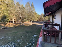 Lumberjack Inn