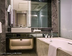 Royal Plaza Hotel