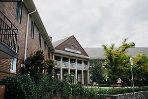 Brassey Hotel
