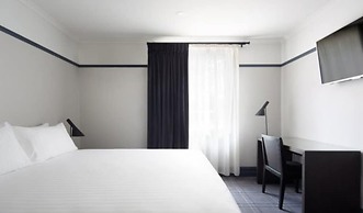 Brassey Hotel