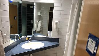 Holiday Inn Express Glenrothes by IHG