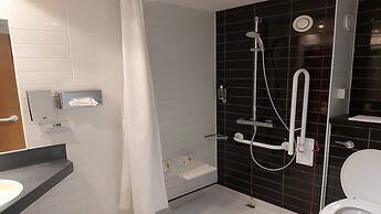 Holiday Inn Express Glenrothes by IHG