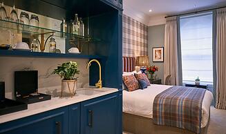 Tophams Hotel