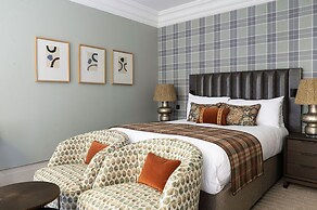Tophams Hotel