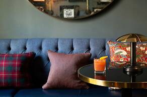 Tophams Hotel