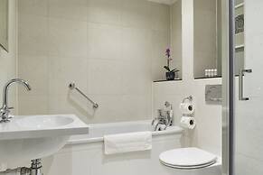 Tophams Hotel