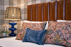 Tophams Hotel