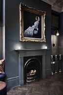 Tophams Hotel