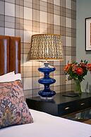 Tophams Hotel