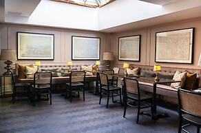 Tophams Hotel