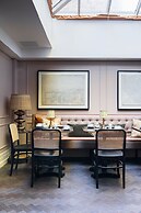 Tophams Hotel