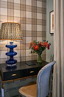 Tophams Hotel