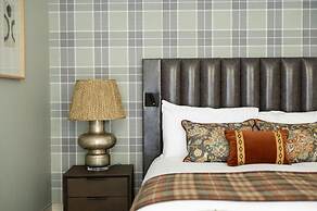 Tophams Hotel