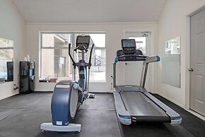 Travelodge by Wyndham Kamloops Mountview