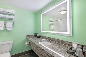 Clarion Inn Des Moines Airport
