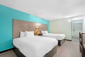 Clarion Inn Des Moines Airport