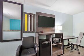 Clarion Inn Des Moines Airport