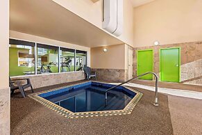 Wingate by Wyndham Calgary