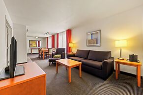 Wingate by Wyndham Calgary