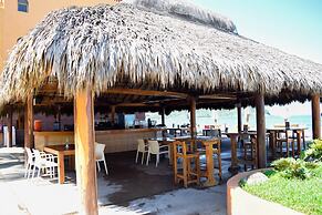 Costa De Oro Beach Hotel
