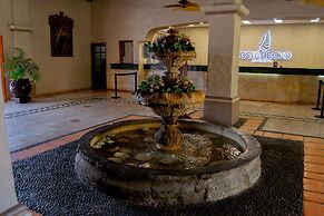 Costa De Oro Beach Hotel