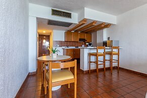 Costa De Oro Beach Hotel