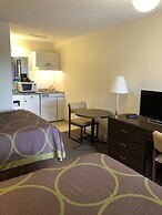 Super 8 by Wyndham Kamloops East
