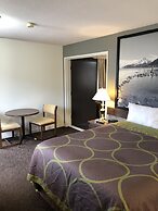 Super 8 by Wyndham Kamloops East