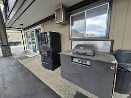 Super 8 by Wyndham Kamloops East