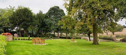 Rogerthorpe Manor Hotel