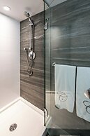 Carmana Hotel & Suites