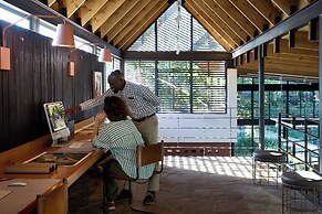 Lion Sands River Lodge
