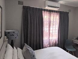 Shangri-La Country Hotel