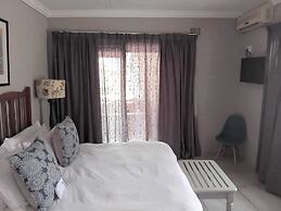 Shangri-La Country Hotel