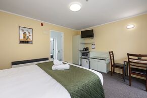 Fenton Court Motel