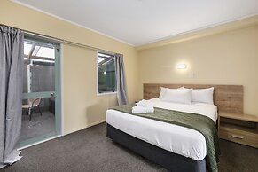 Fenton Court Motel