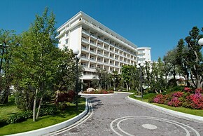 LA RESIDENCE & IDROKINESIS – Thermal Rehab