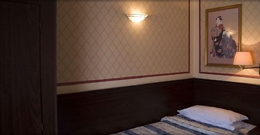 The Falcon Hotel