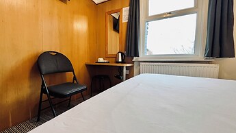West Cromwell Hotel