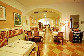 Alla Rocca Hotel