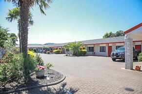 Bk's Palm Court Motor Lodge