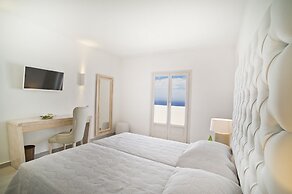 Santorini Palace