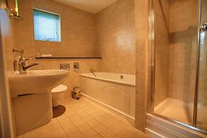 The Oaklands Hotel
