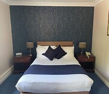 The Oaklands Hotel