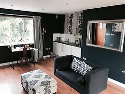The Oaklands Hotel